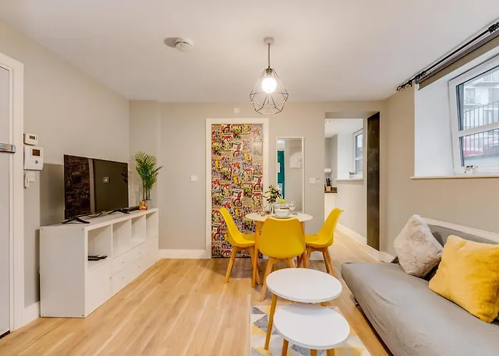 Modern Serviced Apartment Stevenage Town Centre Up To 4People