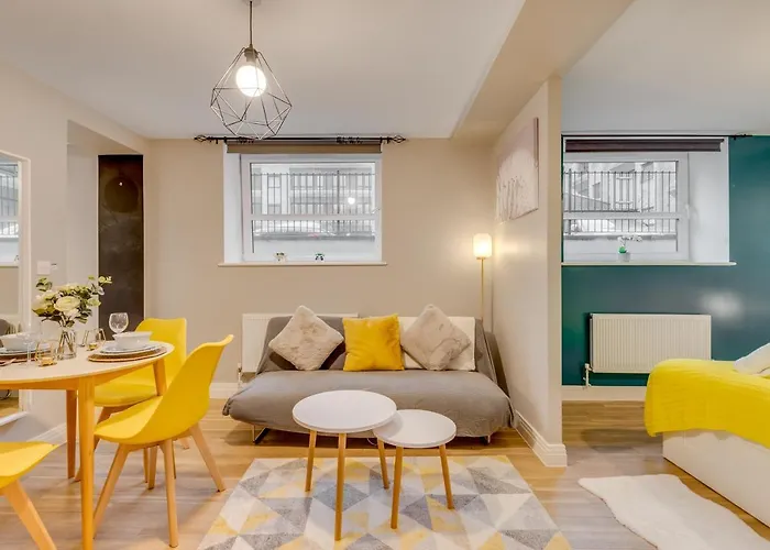 Modern Serviced Apartment Stevenage Town Centre Up To 4People
