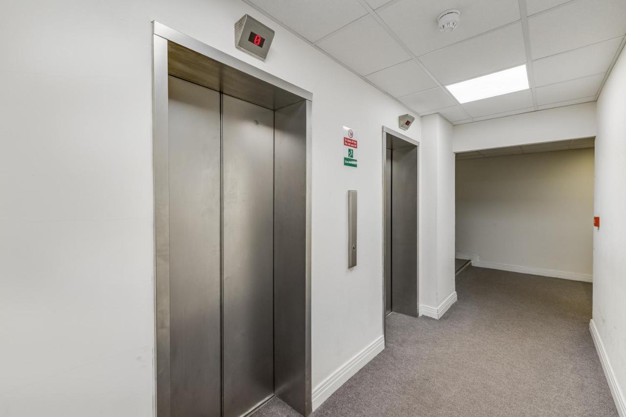 Modern Serviced Town Centre Up To 4people *