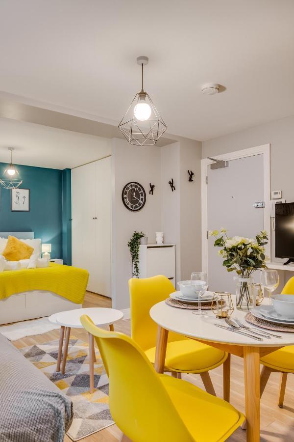 Apartment Modern Serviced Town Centre Up To 4people