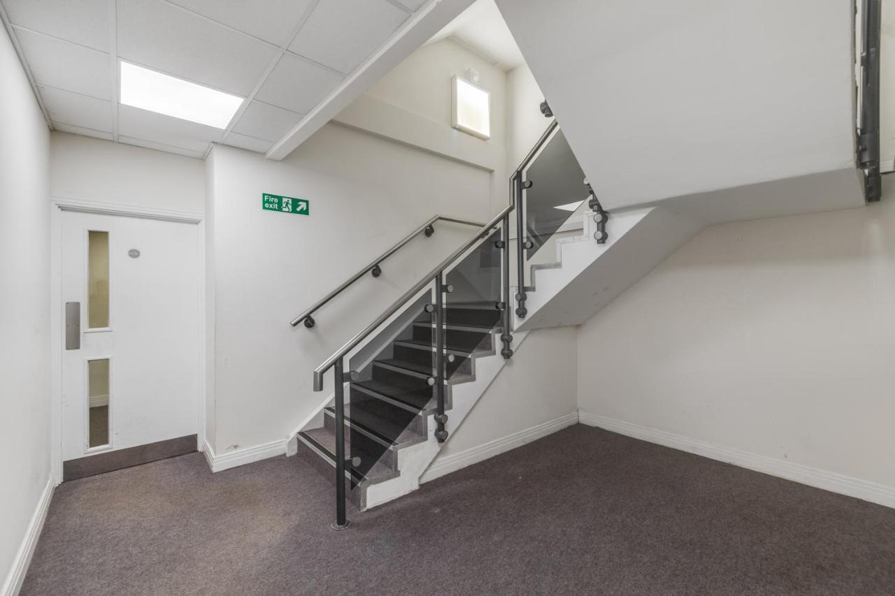 Modern Serviced Town Centre Up To 4people Apartment *