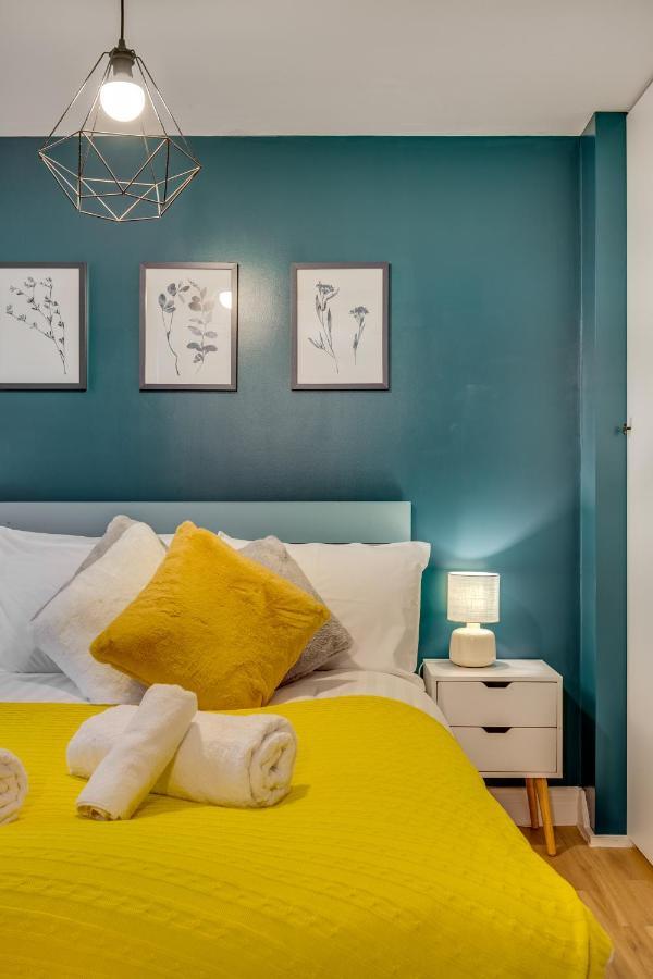Apartment Modern Serviced Town Centre Up To 4people