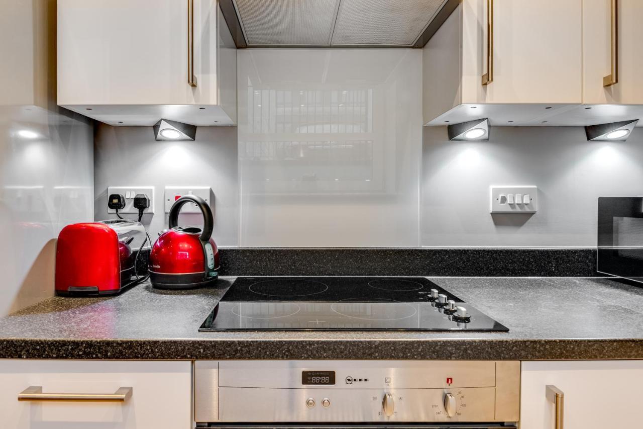 Modern Serviced Town Centre Up To 4people *