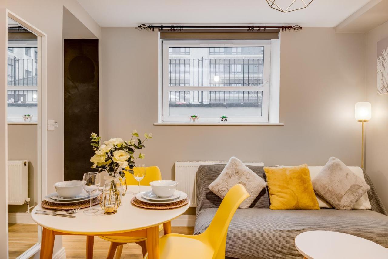Apartment Modern Serviced Town Centre Up To 4people *