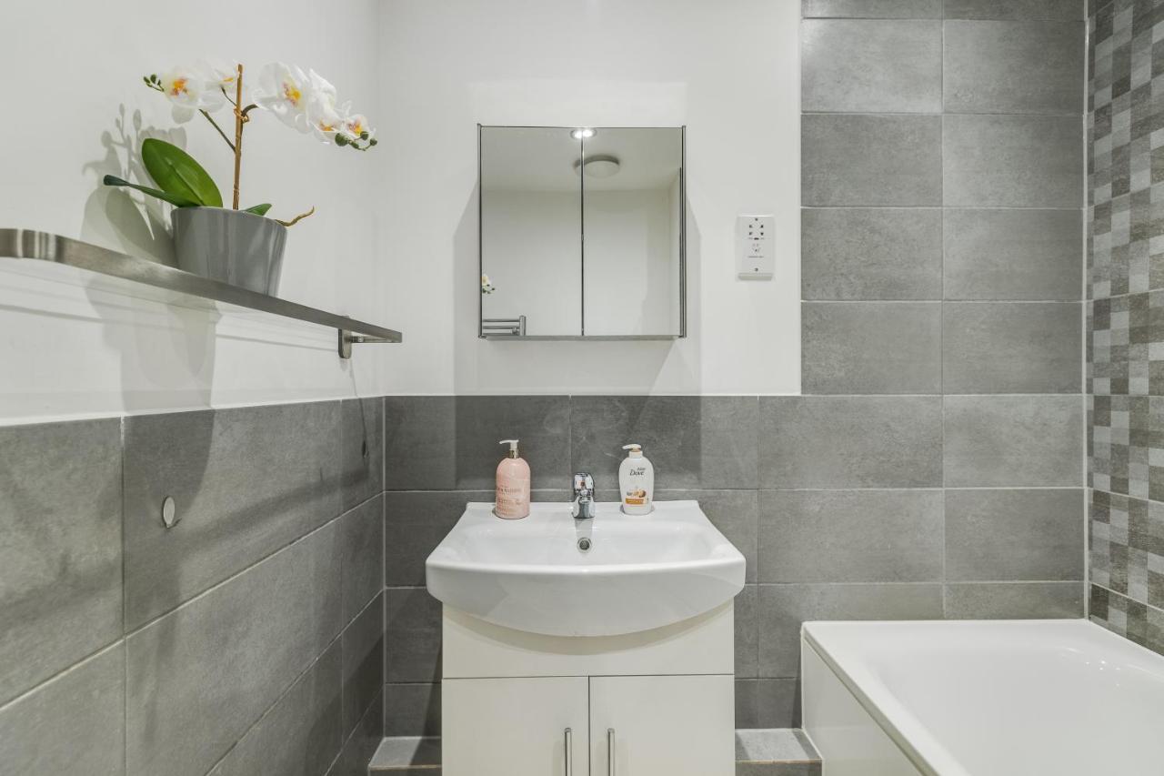 Modern Serviced Town Centre Up To 4people