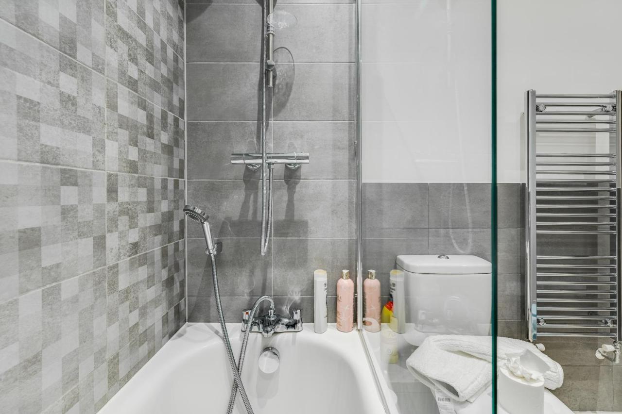 Apartment Modern Serviced Town Centre Up To 4people Stevenage