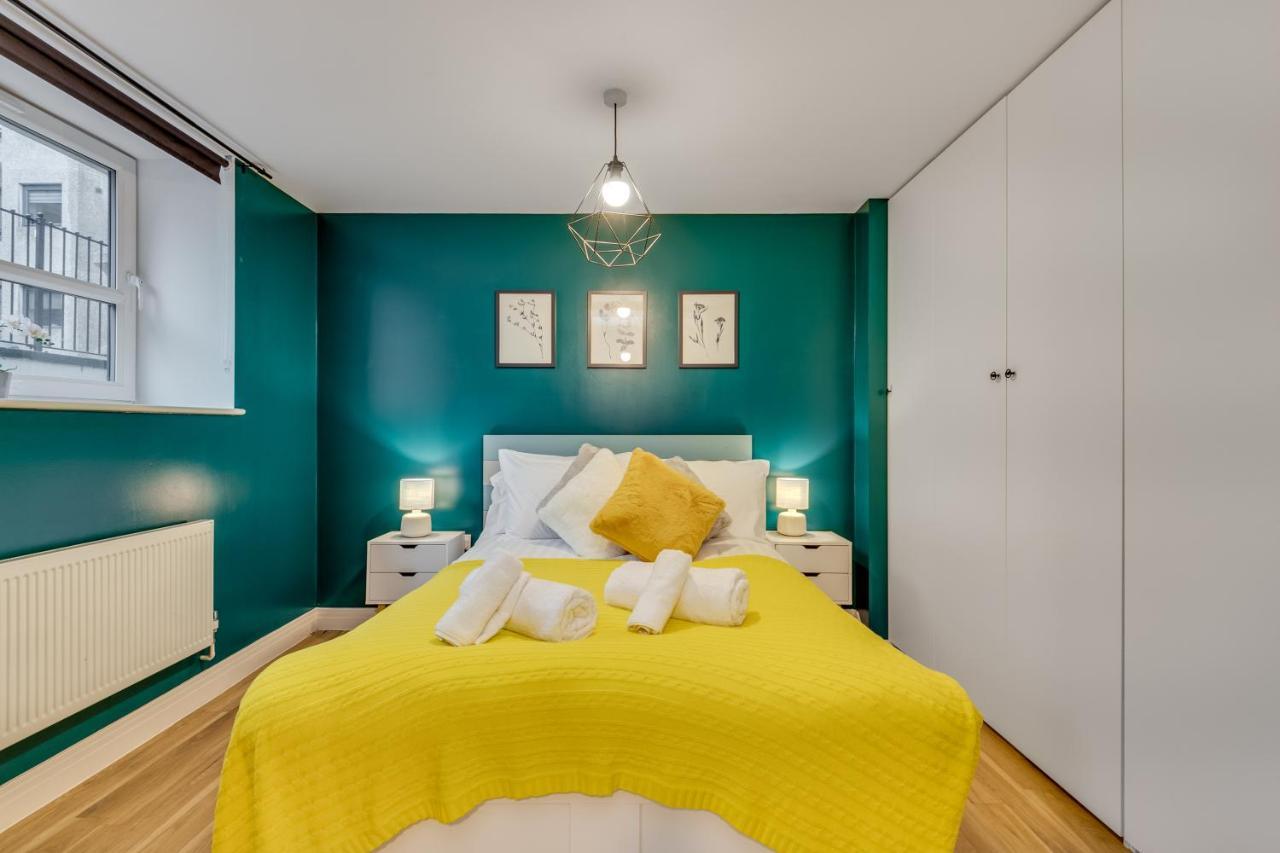 Modern Serviced Town Centre Up To 4people Stevenage